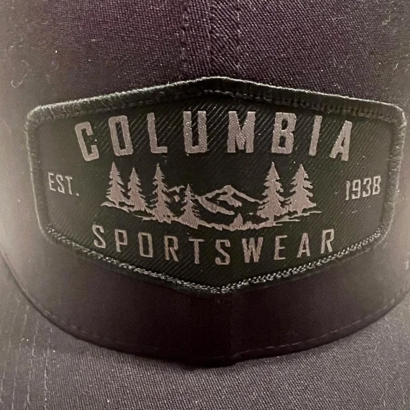 NWOT Columbia Black Flexfit Cap Size L/XL Black/Black (D1) - Picture 2 of 5